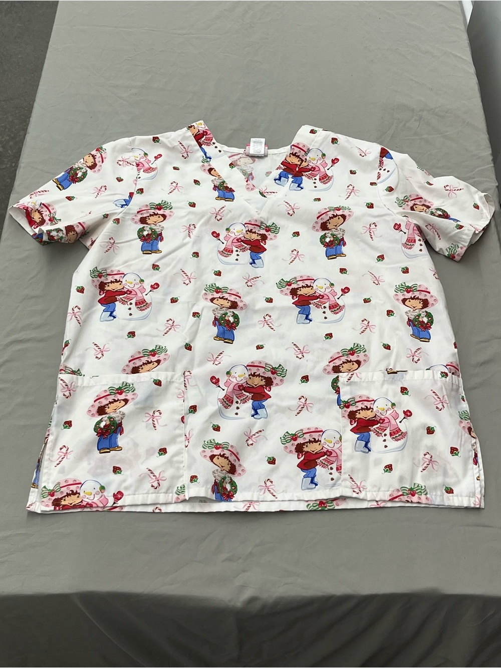 Vintage 2005 Strawberry Shortcake Scrub Top Women’s Size Large